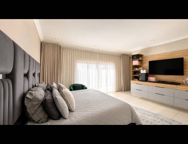 4 BEDROOM HOUSE FOR SALE IN COPPERLEAF ESTATE
